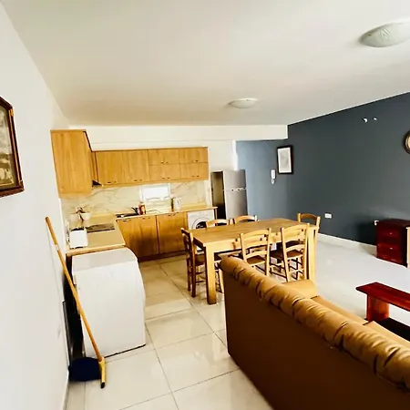 Fleur-de-lys Апартаменты Сент-Полс-Бей