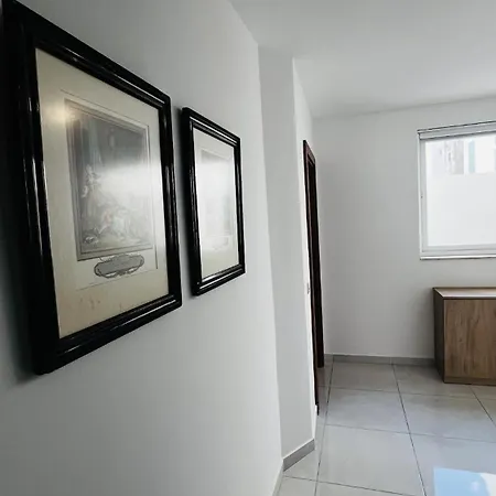 Fleur-de-lys Апартаменты