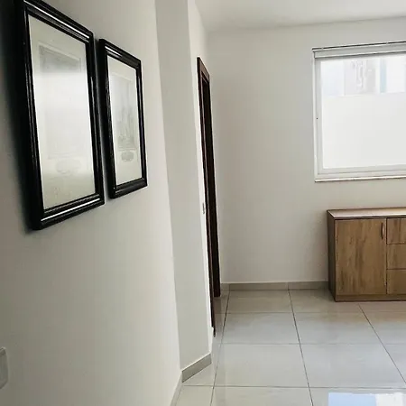 Fleur-de-lys Апартаменты