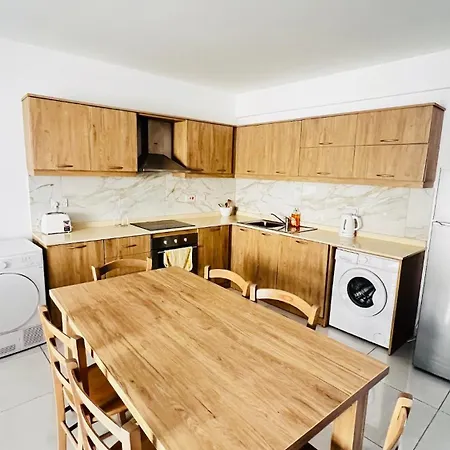 Fleur-de-lys Апартаменты *