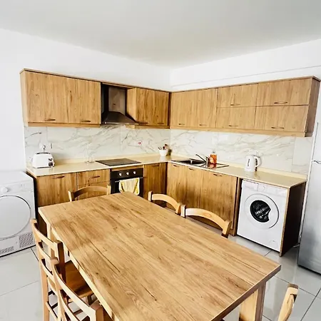 Fleur-de-lys Апартаменты *