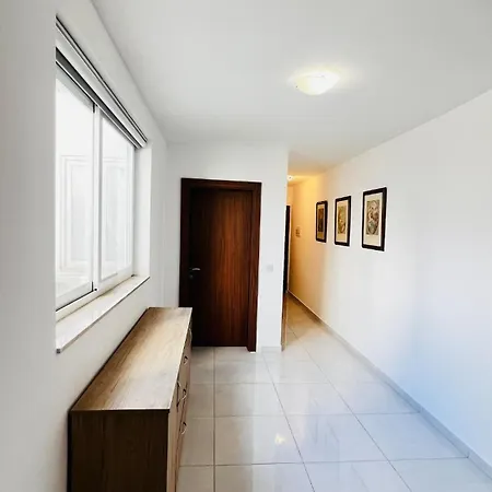 Fleur-de-lys Сент-Полс-Бей