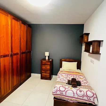 Fleur-de-lys Апартаменты Сент-Полс-Бей