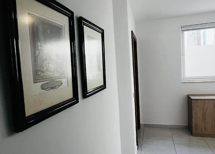 Fleur-de-lys Apartment