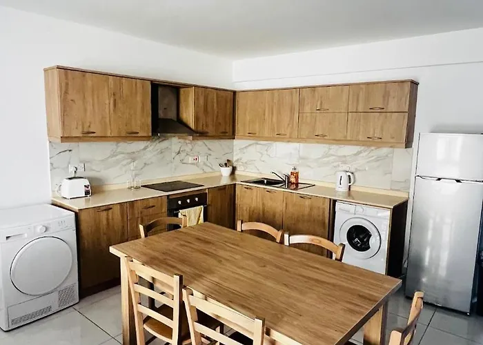 Fleur-de-lys Apartment