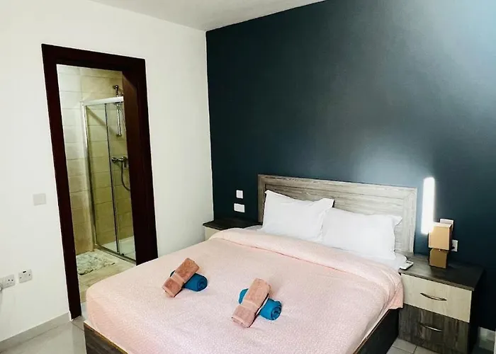 Fleur-de-lys * St. Paul's Bay