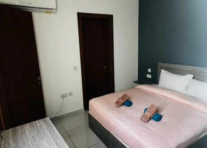 Fleur-de-lys Apartment