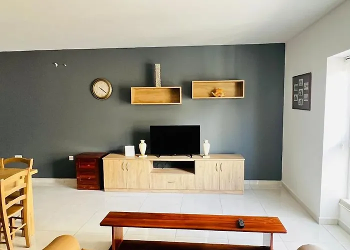 Fleur-de-lys Apartment *