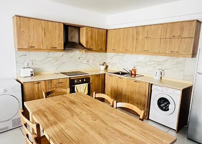 Fleur-de-lys Apartment *